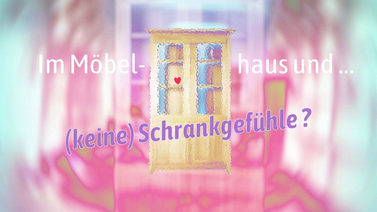 zweitüriger Kiefernschrank mit Türscheiben, pixeliges Bild wie durch Milchglas betrachtet